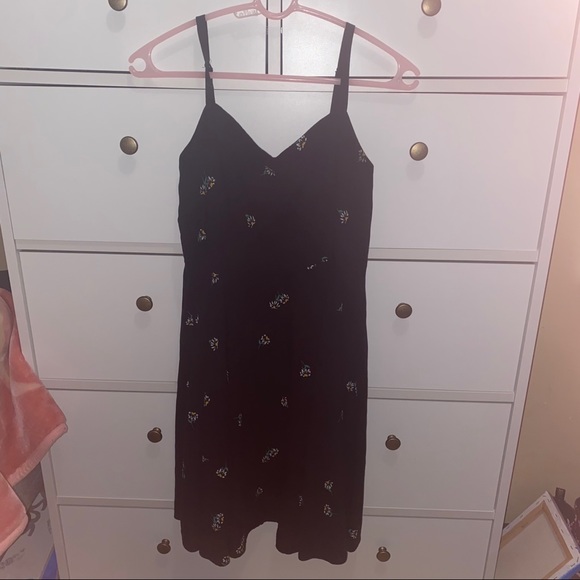 Old Navy Dresses & Skirts - Black floral dress